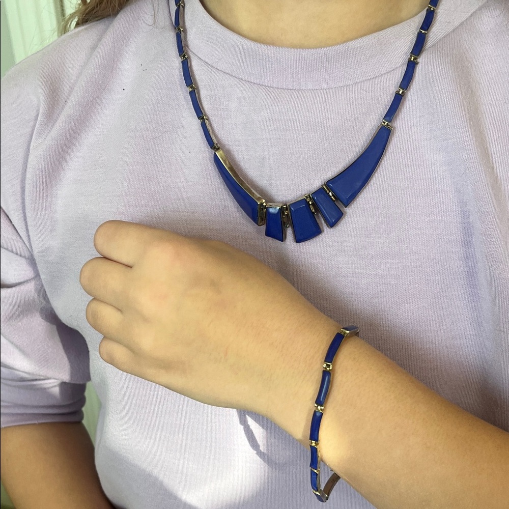 Elegant Blue Necklace and Bracelet Set